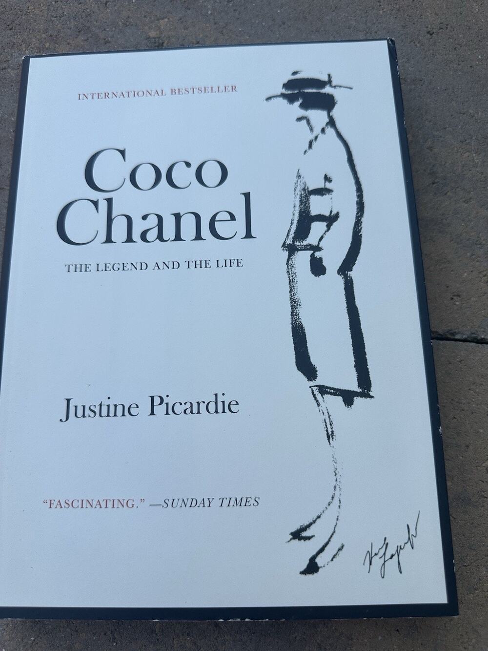Coco Chanel: The Legend and the Life - Paperback